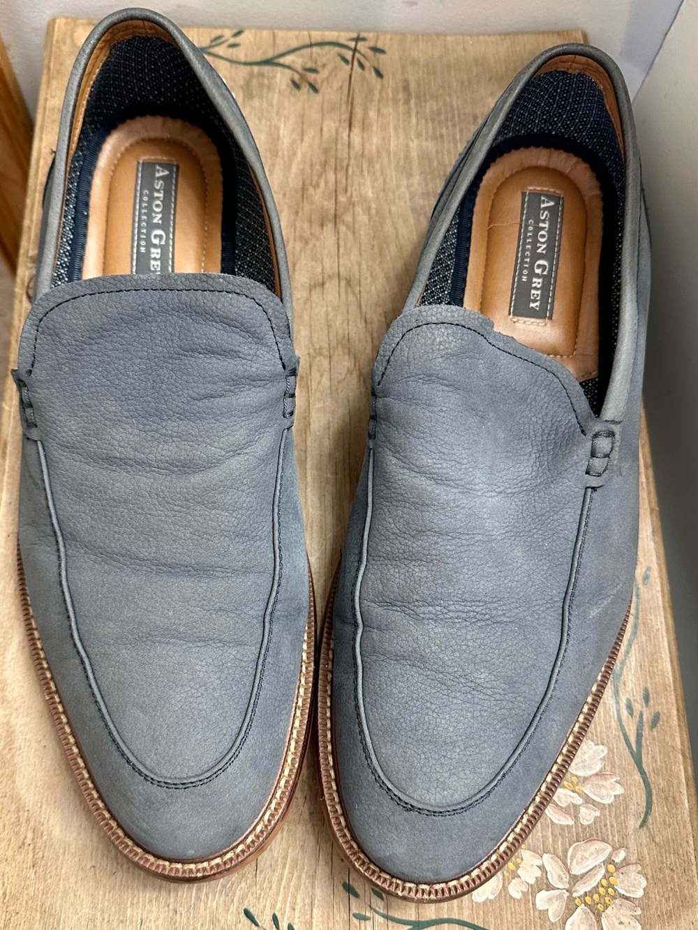Aston Grey Collection men's slip-on loafers in a stylish gray-blue leather with
